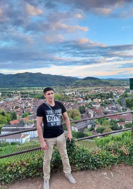 Я Victor, 39 років з Кам’янця-Подільського, шукаю знайомство для вірт