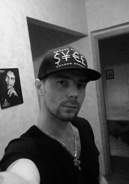 Саша из Луховиц, ищу на сайте знакомства на одну ночь