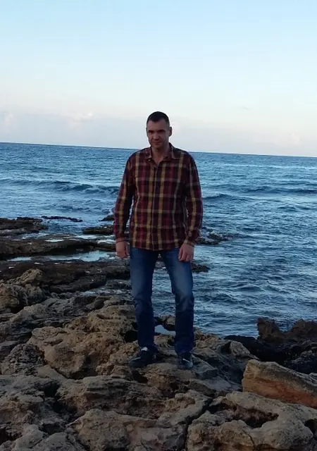 Иван из Армавира, ищу на сайте знакомства без обязательств