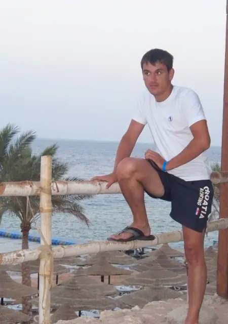 Вадим из Строителя, ищу на сайте общение