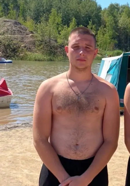 Я Данила, 27, из Ельца, ищу знакомства без обязательств