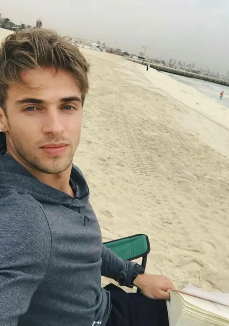 Артём из Ялты, ищу на сайте знакомства на одну ночь