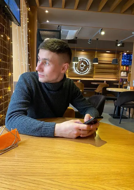 Марат из Москвы, мне 26, познакомлюсь без обязательств