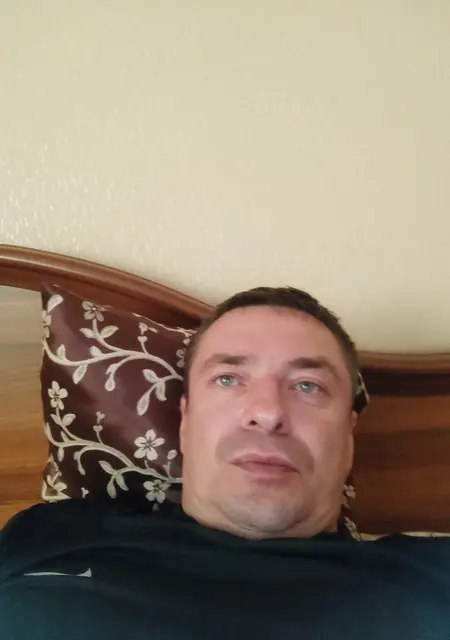 Я Денис, 46, знакомлюсь на одну ночь в Нальчике