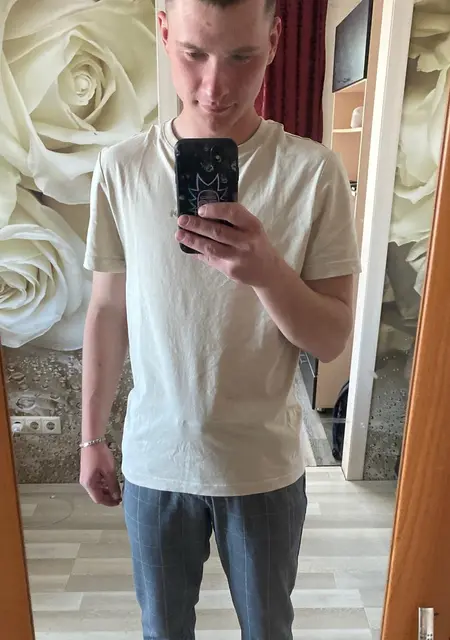 Vladimir из Москвы, мне 23, познакомлюсь без обязательств