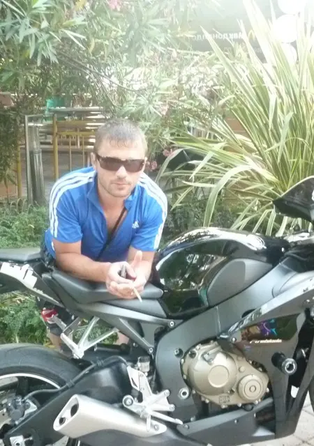 Я Констонтин, 40, из Сочи, ищу знакомство для постоянных отношений