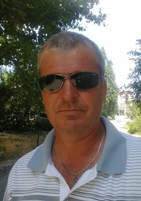 Я Евгений, 56, из Новороссийска, ищу знакомства на одну ночь