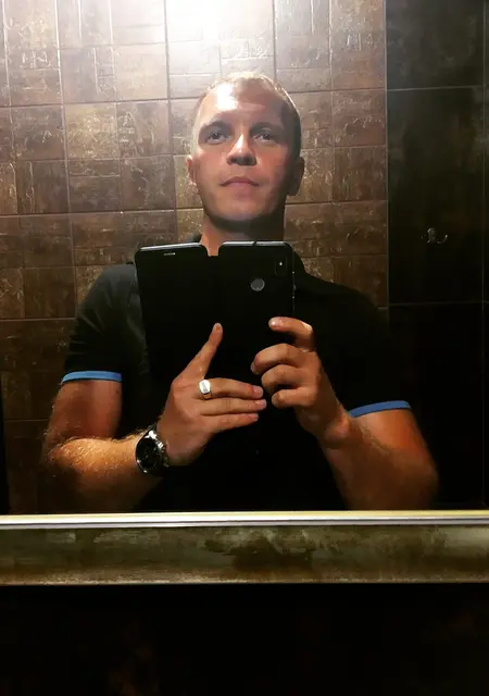 Andy из Стрыя, мне 38, познакомлюсь для постоянных отношений