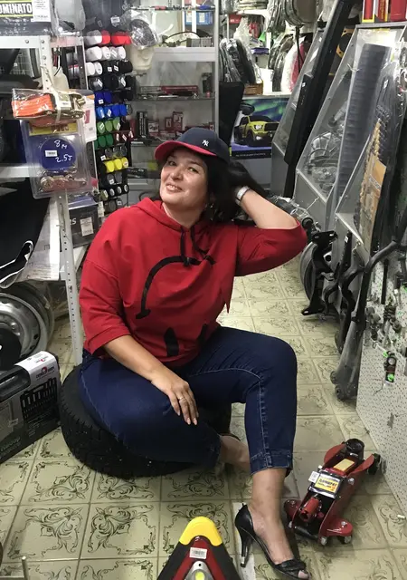 Я Арина, 43, из Саратова, ищу знакомства без обязательств