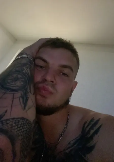 Я Кирилл, 28, из Ухты, ищу знакомство для общения