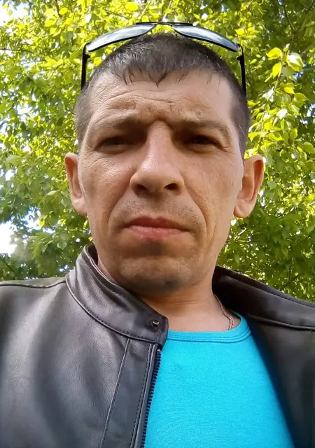 Серго из Грязей, мне 25, познакомлюсь на одну ночь