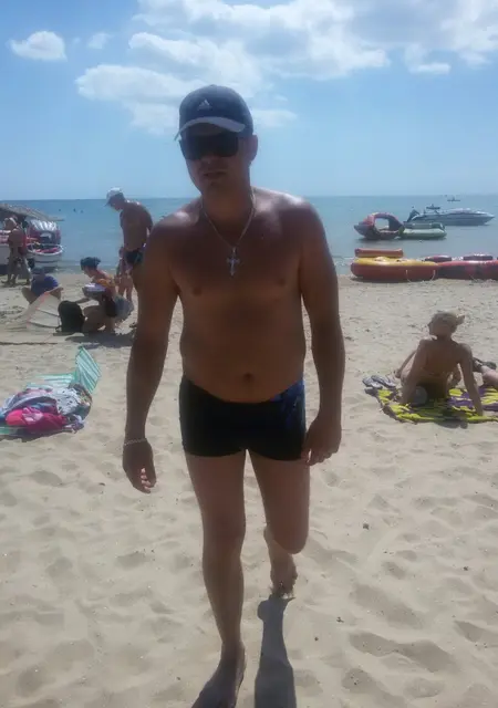 Александр из Октябрьского, мне 45, познакомлюсь на одну ночь