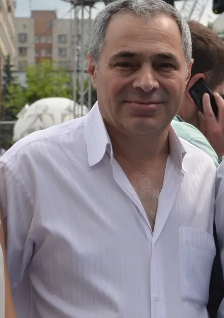 Я Игорь, 64, из Перми, ищу знакомства без обязательств