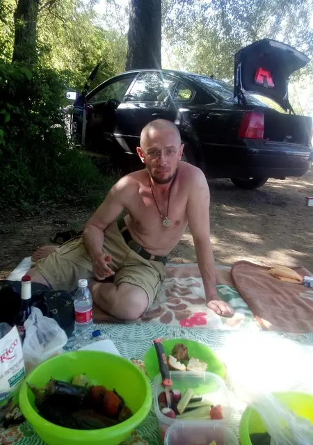 Олег из Лабинска, мне 47, познакомлюсь на одну ночь