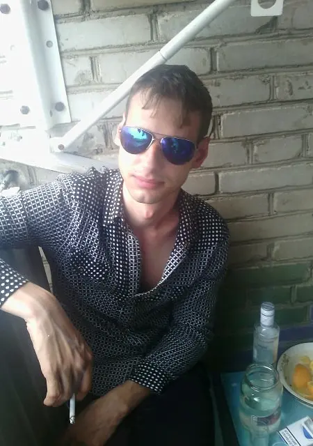 Я Алексей, 33, из Арсеньева, ищу знакомства без обязательств