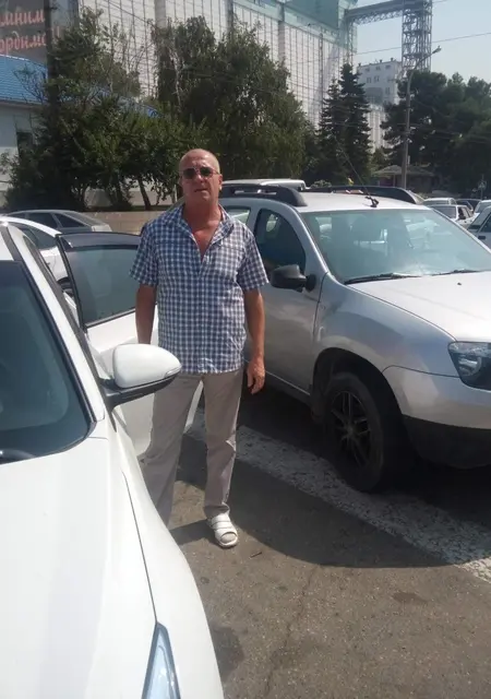 Я Стас, 68, из Сочи, ищу знакомство