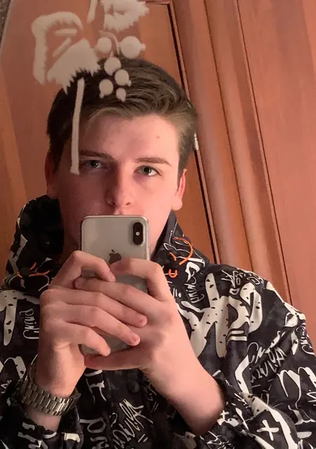 Я Саша, 20, из Ишима, ищу знакомство для постоянных отношений