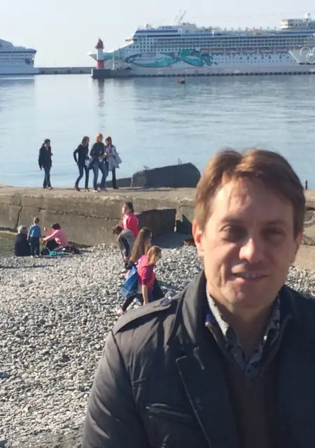 Я Владислав, 53, из Мирного, ищу знакомство для приятного времяпровождения