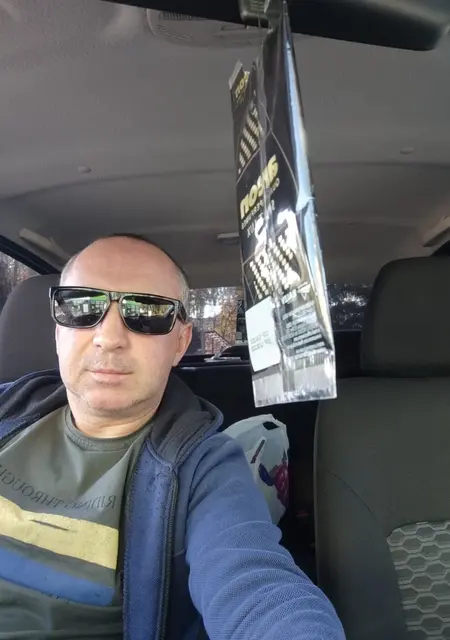 Я Денис, 25, из Олекминска, ищу знакомства без обязательств