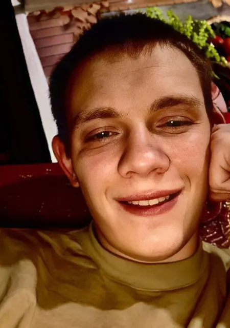 Руслан из Грозного, мне 23, познакомлюсь без обязательств