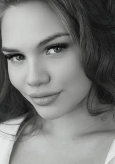 Я Полина, 22, из Новотроицка, ищу знакомства на одну ночь