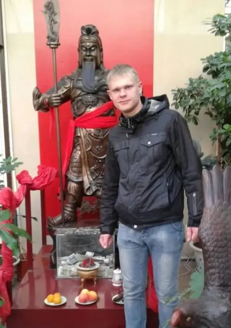 Константин из Белгорода, мне 32, познакомлюсь без обязательств