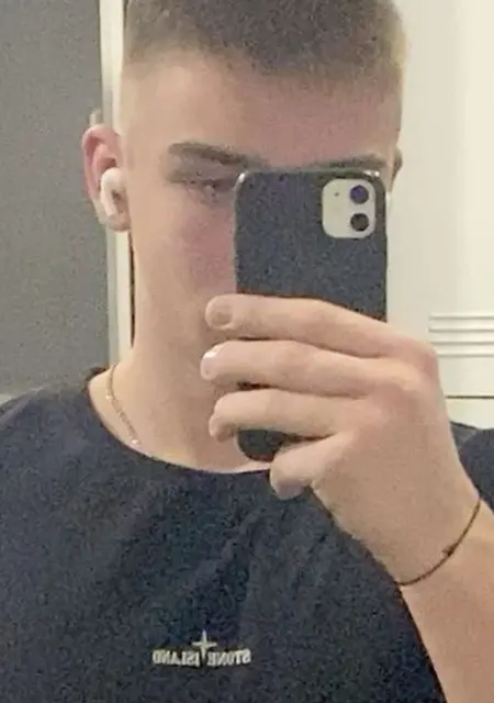 Александр из Элисты, ищу на сайте знакомства без обязательств