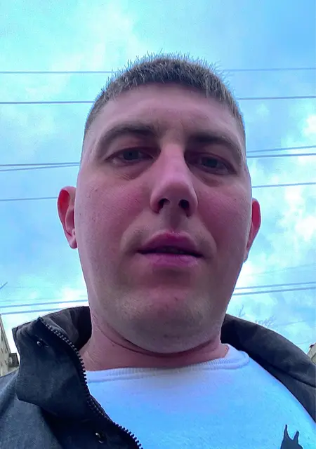 Я Санечка, 30, из Энгельса, ищу знакомство для общения