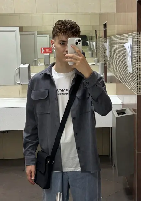 Я Дмитрий, 18, знакомлюсь без обязательств в Тюмени