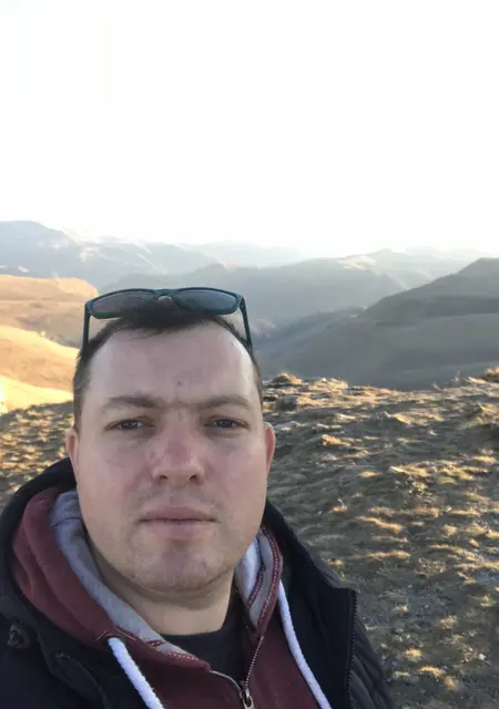 Я Константин, 40, из Астрахани, ищу знакомства без обязательств