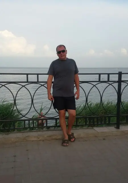 Я Алексей, 44, знакомлюсь без обязательств в Таганроге