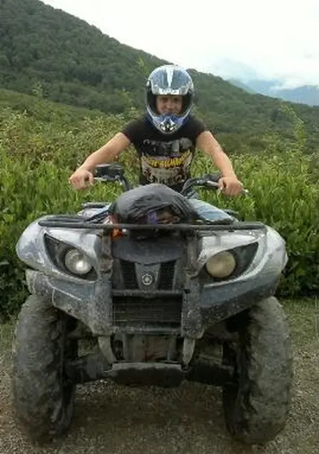 Я Саня, 41, из Сочи, ищу знакомства без обязательств