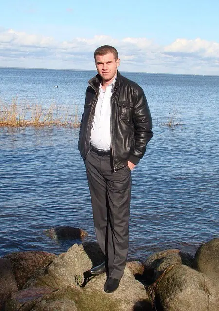 Артур из Гатчины, мне 44, познакомлюсь без обязательств