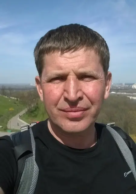 Толик из Винницы, мне 46, познакомлюсь для приятного времяпровождения