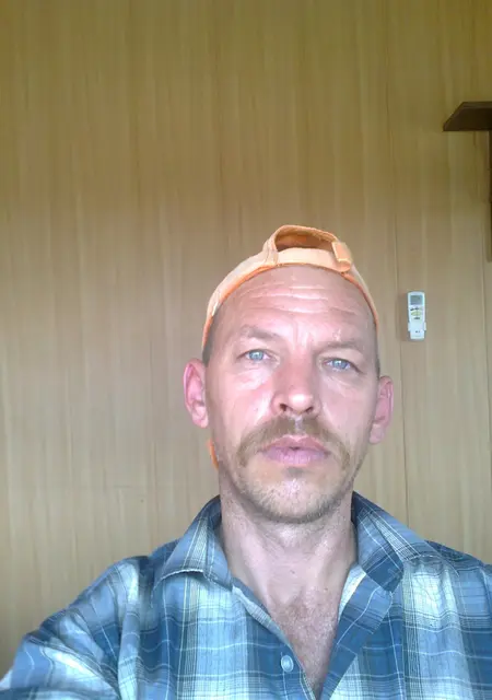 Саня из Армавира, мне 57, познакомлюсь на одну ночь