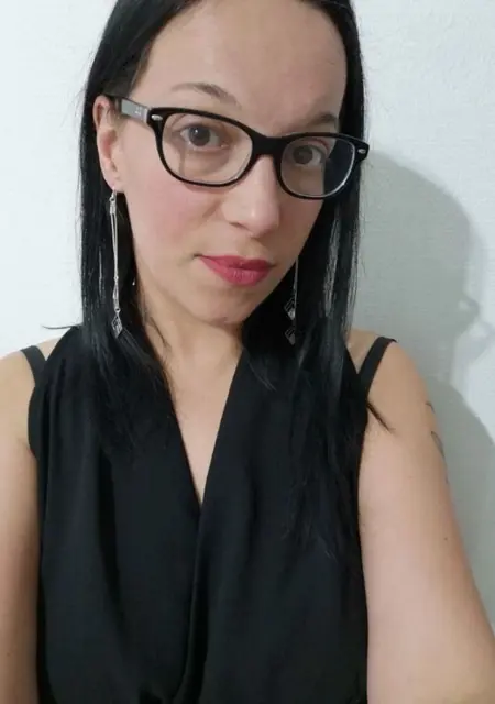 Laura из Парижа