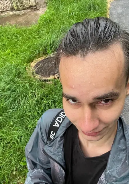 Артём из Соснового Бора, мне 21, познакомлюсь для постоянных отношений