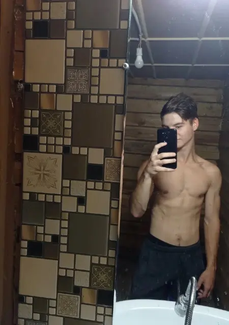 Я Арсений, 20, знакомлюсь для постоянных отношений в Ижевске