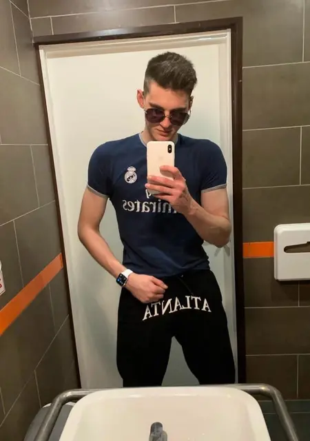 Артём из Улан-Удэ, мне 27, познакомлюсь на одну ночь