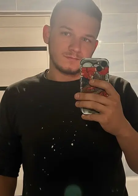 Денис из Томска, ищу на сайте знакомства без обязательств