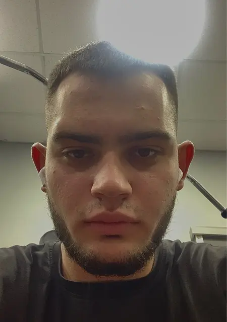 Я Владислав, 22, из Алдана, ищу знакомство для общения