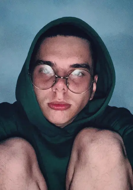 Я Константин, 21, из Архангельска, ищу знакомство для открытые отношения