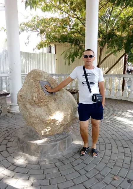 Анатолий из Сак, ищу на сайте знакомства на одну ночь