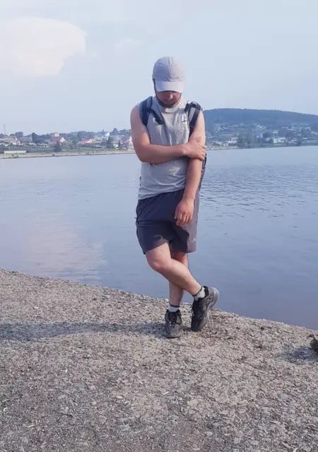 Я Sanya, 24, из Полевского, ищу знакомство для открытые отношения