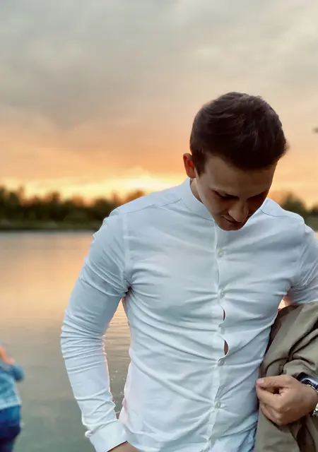 Андрей из Евпатории, мне 27, познакомлюсь на одну ночь