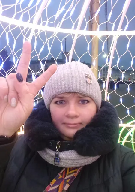 Я Елена, 35, из Барановичей, ищу знакомство для приятного времяпровождения