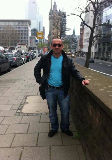 Андрей из Сочи, ищу на сайте знакомства на одну ночь