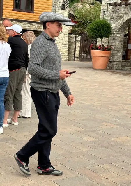 Я Artur, 39, из Грозного, ищу знакомство для приятного времяпровождения