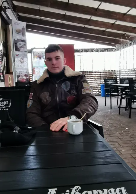 Я Кирилл, 30, из Барановичей, ищу знакомства без обязательств