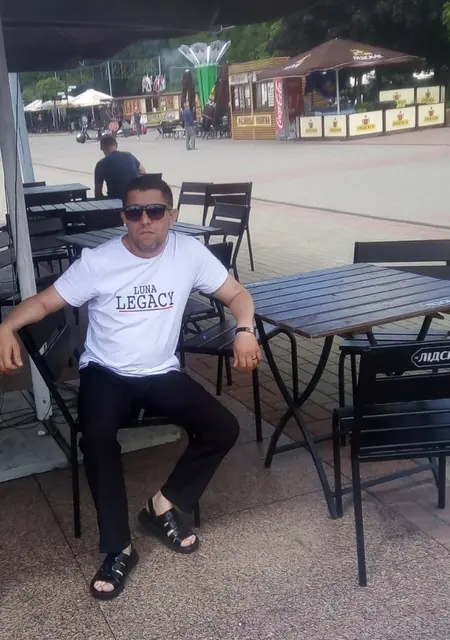 Я Виктор, 39, из Видного, ищу знакомства на одну ночь